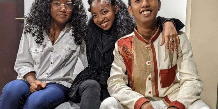 ART ORATOIRE – L’université d’Antananarivo bat le Panteion University de Grèce pour son premier débat au concours interuniversitaire de La Haye 2023