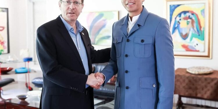 DÉPLACEMENT PRÉSIDENTIEL – Andry Rajoelina annonce une future visite de travail en Israël après sa rencontre avec le Président israélien Isaac Herzog