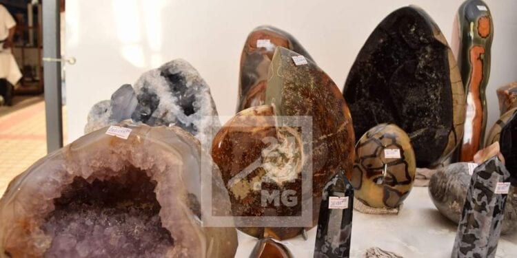 PRODUITS MINIERS – Madagascar a exporté 34 173 tonnes de pierres fines industrielles en 2022