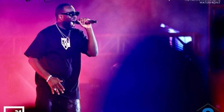 CONCERT – Gims en communion avec son public au stade Barea