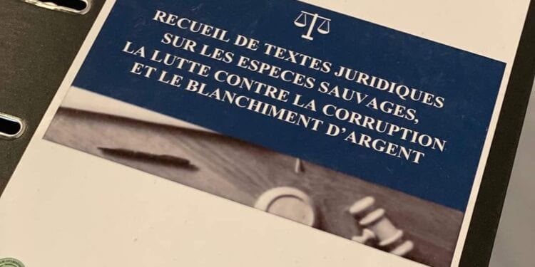 ENVIRONNEMENT – Une application qui donne accès aux textes juridiques mise à disposition des forces de l’ordre pour lutter contre le trafic d’espèces sauvages et les crimes environnementaux.