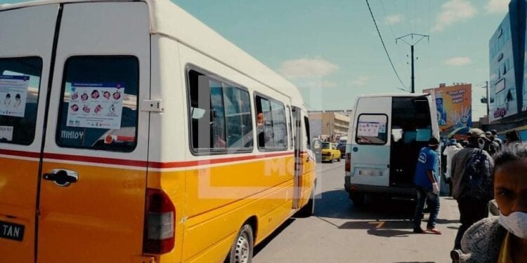 La Commune d’Antananarivo évoque un accord avec l’UCTU pour le maintien des frais de taxi-be, les transporteurs démentent 
