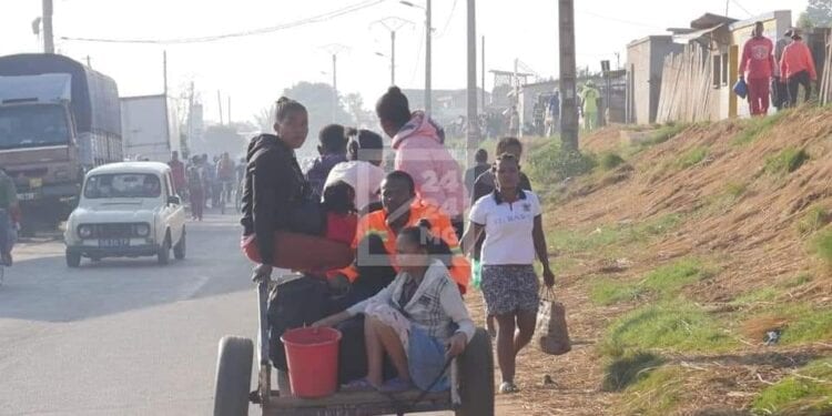 CIRCULATION – Plus de deux milliards d’ariary pour la réfection de la route entre Ankadimbahoaka et la station Jovena Anosizato