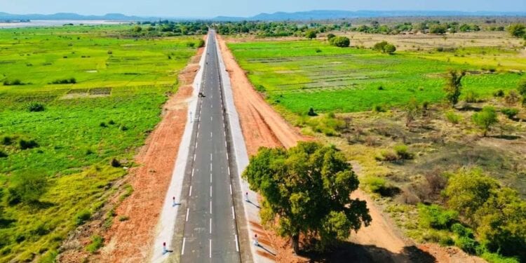 TRANSPORT – La durée du trajet Toliara-Manja réduite de 19 heures à 5 heures après la réhabilitation de cette portion de la RN9