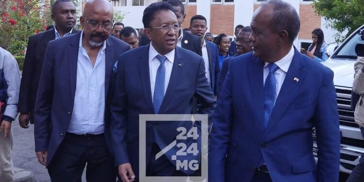Présidentielle – Hery Rajaonarimampianina, 17e candidat à déposer son dossier de candidature à la HCC