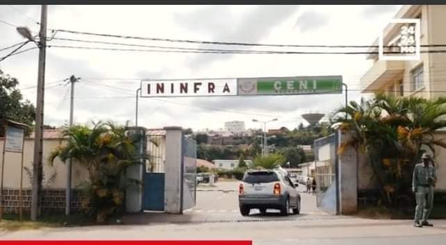 PRÉSIDENTIELLE – La première vague d’imprimés électoraux sensibles en provenance d’Afrique du Sud arrivée samedi à Ivato