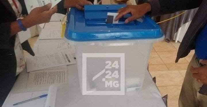 Le gouvernement entérine le report du premier tour de l’élection présidentielle