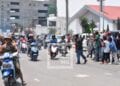 Des manifestants venus du camp des 11 candidats et de celui d&rsquo;Andry Rajoelina face-à-face dans les rues d&rsquo;Antananarivo 