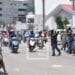 Des manifestants venus du camp des 11 candidats et de celui d&rsquo;Andry Rajoelina face-à-face dans les rues d&rsquo;Antananarivo 
