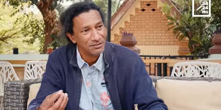 LITTERATURE – Johary Ravaloson traduit pour la deuxième fois Emilson Daniel Andriamalala avec « Le hameau des Rêves »