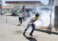 Les manifestants qui avaient tenté de rejoindre la Place du 13 Mai dispersés à coup de grenades lacrymogènes