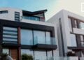 ARCHITECTURE – La modernité avec le style cubique aux grandes ouvertures