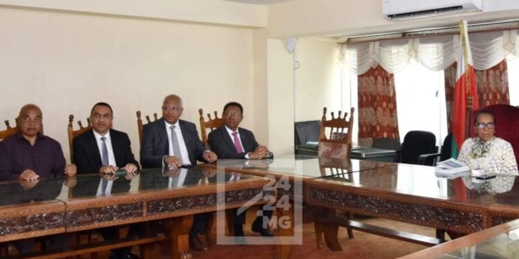 MEDIATION – LE FFKM et Christine Razanamahasoa « convoquent » les candidats à Tsimbazaza ce mercredi