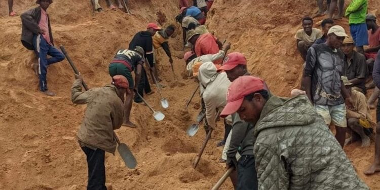 MIARINARIVO – Huit individus perdent la vie dans l’effondrement d’une mine d’or