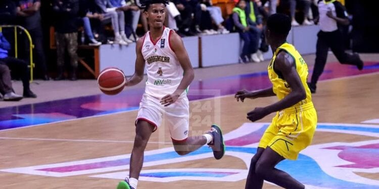 BASKETBALL – Mathias M’Madi sélectionné avec Rija Lahontan et Kiady Razanamahenina pour la pré-qualification à l’Afrobasket 2025 en Janvier
