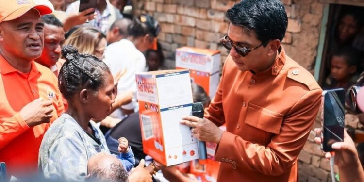 LOGEMENT – Andry Rajoelina promet la construction d&rsquo;une nouvelle ville pour les plus démunis