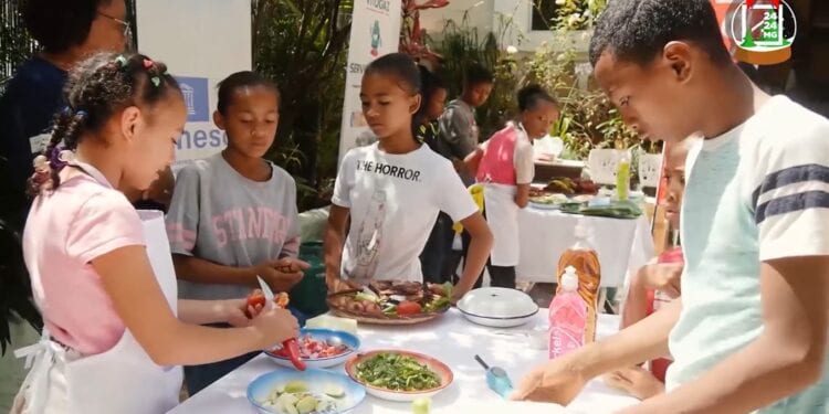 DINETTE – Tsikonina ou quand les repas de fête sont concoctés par des enfants