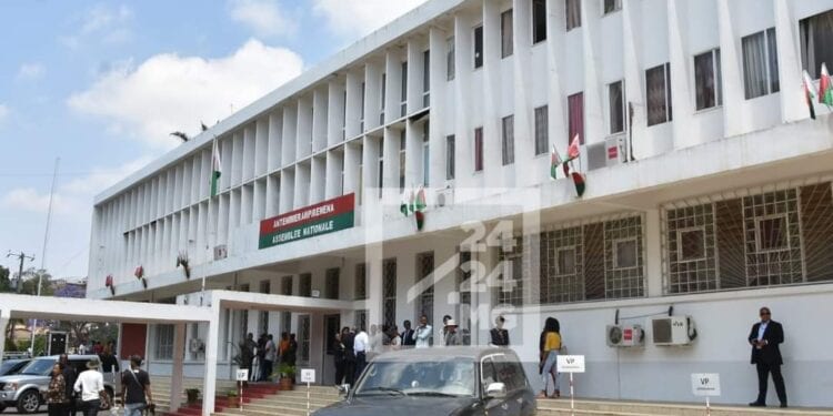 Andry Rajoelina affirme attendre une proposition de trois noms de la part de la majorité à l’Assemblée nationale pour choisir son Premier ministre