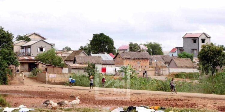 AMPARAFARAVOLA – Une mère de famille soupçonnée d’avoir commandité l’enlèvement de ses enfants placée en détention préventive