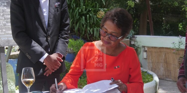 PATRIMOINE – Lancement de Haka Fy Tsiro, le livre de recettes qui se propose de réapproprier les recettes de la cuisine malgache authentique