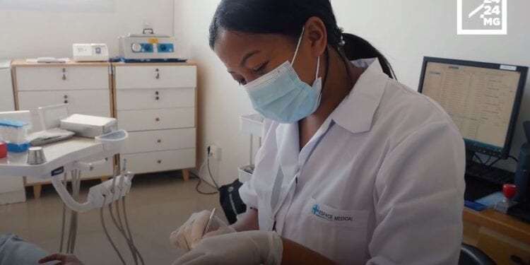 DR MIARY RASOANAIVO : “Idéalement, voir son dentiste tous les six mois pour un contrôle”