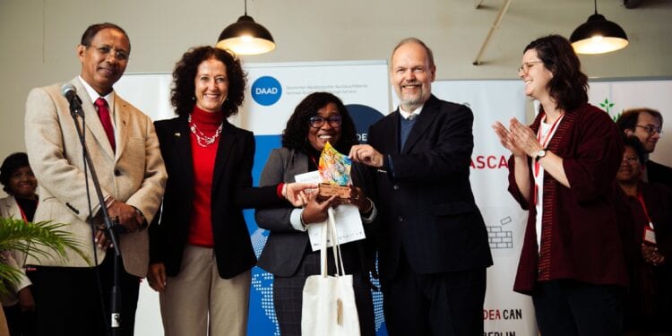 SCIENCE – Yvette Vaosolomalala remporte la 5ème édition du Falling Walls Lab Madagascar