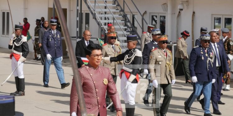 FETE NATIONALE – Andry Rajoelina invite les Forces armées à “défendre la souveraineté nationale et l&rsquo;Etat souverain”