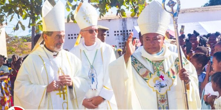 RELIGION – Monseigneur Clément Herizo Rakotoasimbola ordonné évêque de Maintirano