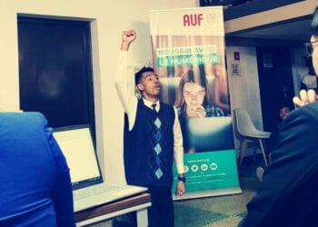 ART ORATOIRE – Rakitra Sederantsoa Andrianasoloniaina à Paris pour les demi-finales de Eloquentia