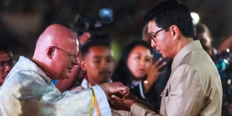 Andry Rajoelina en communion avec les Catholiques au Congrès eucharistique nationale à Antsiranana