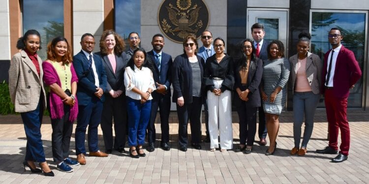 LEADERSHIP – L’ambassade américaine annonce l’ouverture des inscriptions pour la prochaine cohorte du programme Yali Mandela Washington Fellowship