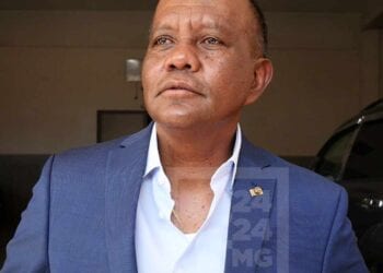 COMMUNALES – L’ancien chef d’Etat Rivo Rakotovao annonce sa candidature à la mairie de Mahajanga