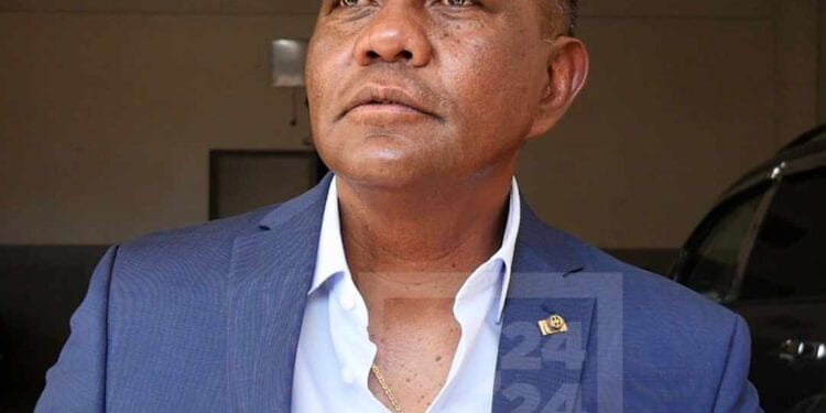 COMMUNALES – L’ancien chef d’Etat Rivo Rakotovao annonce sa candidature à la mairie de Mahajanga