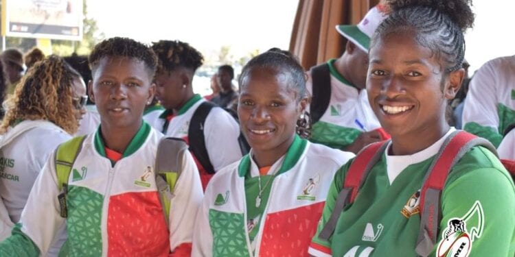 RUGBY – Les Ladies Makis quittent Madagascar pour le tournoi WXV3 avec la bénédiction de la Première Dame