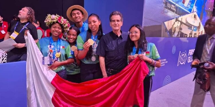 ROBOTIQUE – Madagascar médaillé d&rsquo;or au First Global Challenge 2024