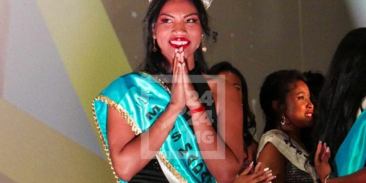 Cyria Olivine Temagnombe de l&rsquo;Androy gagne la couronne de Miss World Madagascar 2024