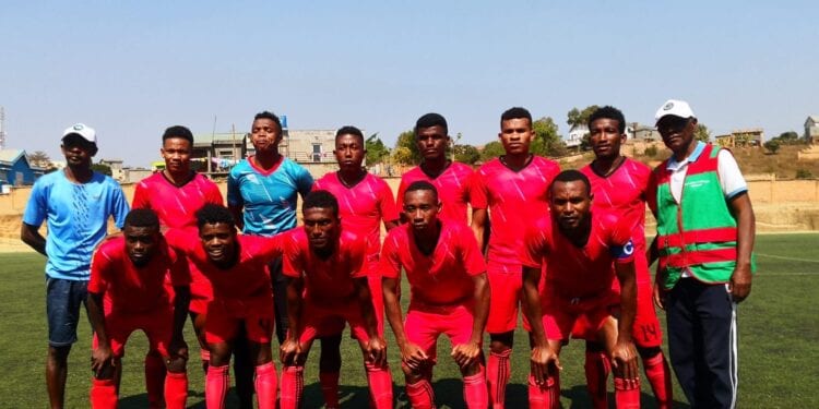 FOOTBALL – FC Theo de la SAVA provisoirement en tête de la poule des As du championnat national D2