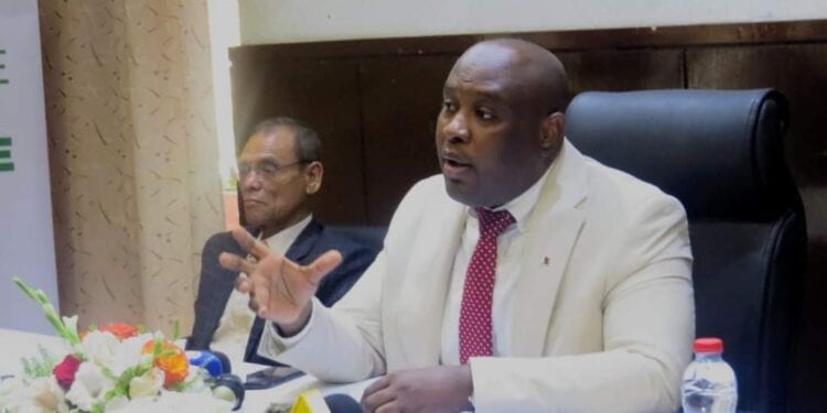 FOOTBALL – Un projet de stage au centre d’excellence Mohamed V au Maroc évoqué par le ministre Abdulah Marson Moustapha