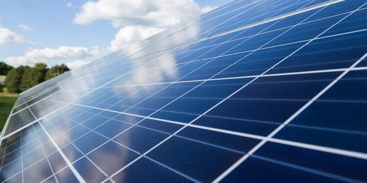 Un parc solaire flottant de 50MW à construire sur le futur parc urbain “Lac Iarivo”