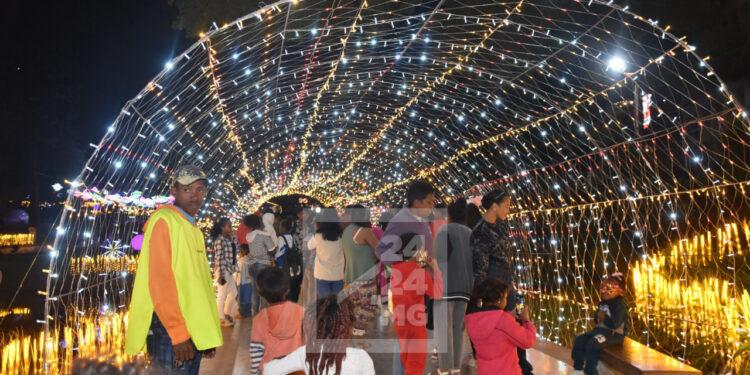 FESTIVITES – Ruée vers les illuminations d’Ambohijatovo au week-end précédant Noël