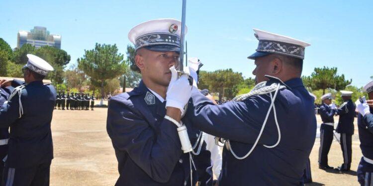 POLICE NATIONALE – 30 nouveaux commissaires de police et 50 nouveaux officiers de police reçoivent leur grade