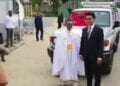 RELIGION – Andry Rajoelina offre un véhicule tout terrain au fondateur de l&rsquo;église FPVM