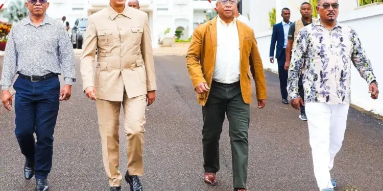 JOURNÉE DES OFFICIERS – Andry Rajoelina affiche sa confiance aux Forces armées qu’il dit respectueuses de la hiérarchie et de la discipline