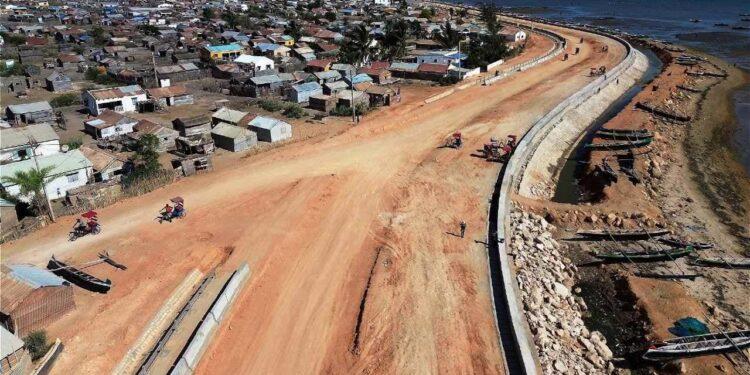 INFRASTRUCTURE – Les travaux de construction de la Digue de Kiembe réalisés à 70%, selon le ministère des Travaux publics