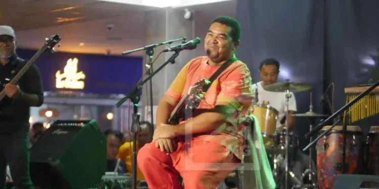 MUSIQUE – Samoela célèbre ses 30 ans de scène avec un Zararevy exceptionnel