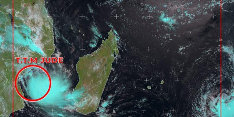 METEO – Jude revient dans le canal de Mozambique et se renforce pour devenir forte tempête tropicale à son atterrissage à Madagascar