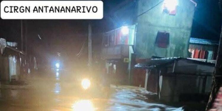 INTEMPERIES – Deux enfants meurent emportés par les eaux à Ambohijanaka suite à une rupture de digue, selon la gendarmerie