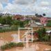 INONDATIONS – Alerte rouge dans l’Atsimondrano, le niveau de la rivière Sisaony dépasse la côte d’alerte rouge à Ampitatafika dimanche à 10h du matin