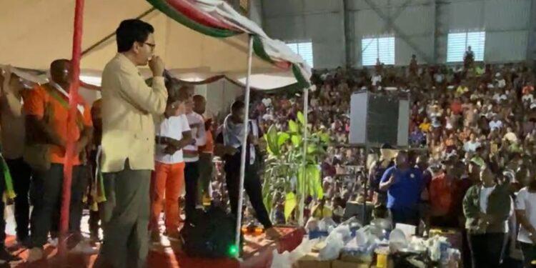 DEPLACEMENT PRESIDENTIEL – Du « Vary Tsinjo » à 500 Ar le kapoaka pour aider les sinistrés de Toliara
