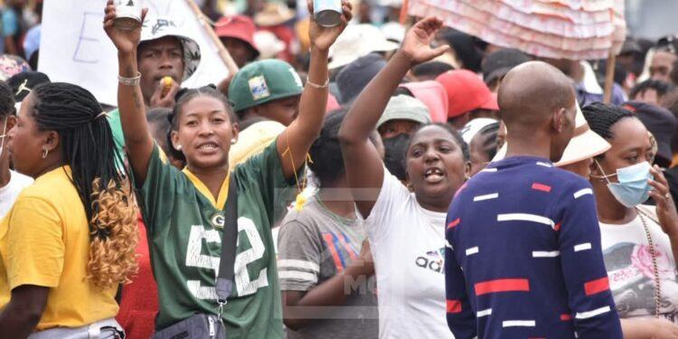 ANTANANARIVO – Les marchands de rue disent pouvoir “revenir vendre dans les rues d’Analakely”